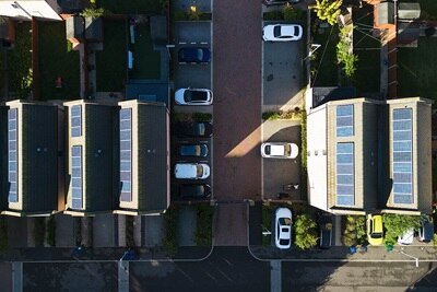 hager-lifestyle-pic-brand-014-terraced-houses-drone-4370x2349px-CC-en-11-2025_1080x720
