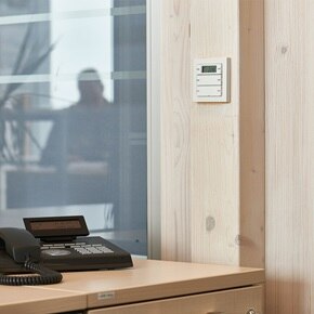 osprzęt elektroinstalacyjny berker Q.3 w hotelu