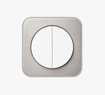 Łącznik światła z dwoma klawiszami Berker R.1 w aluminiowej pojedynczej ramce