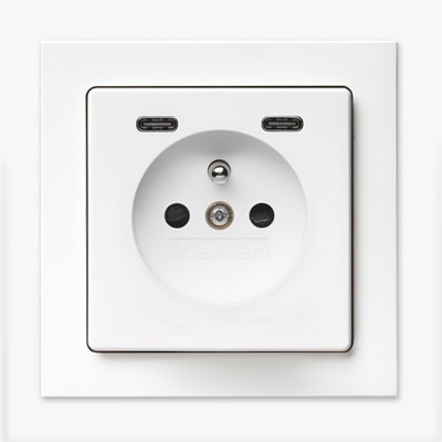 q3-pw-s-1f-stdo-2f-usb-c-c-prod-front-f7-squ