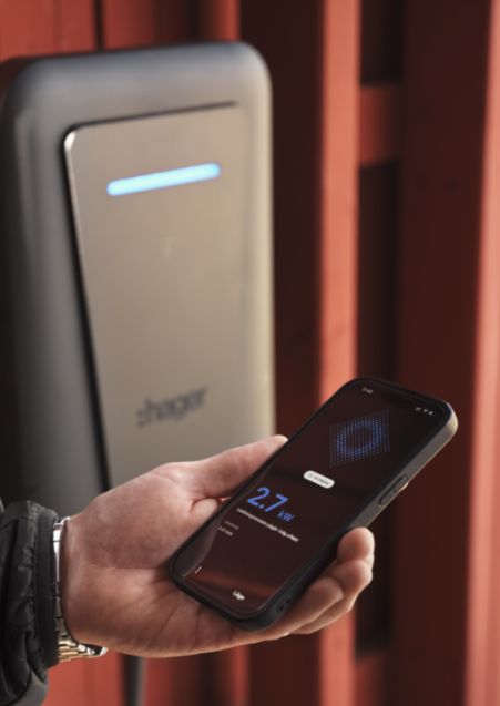 Okładka ulotki - informacje o aplikacji Hager Charge