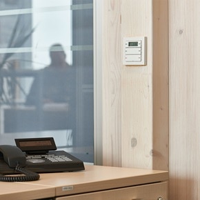 osprzęt elektroinstalacyjny berker Q.3 w hotelu