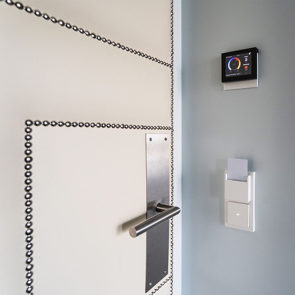 osprzęt elektroinstalacyjny berker Q.3 w hotelu