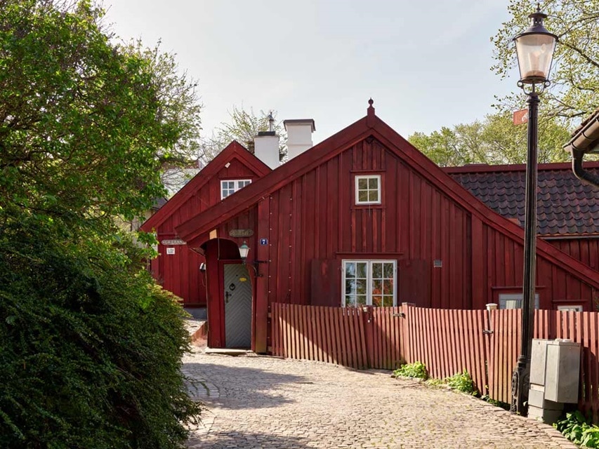 SE-Lifestyle-1930-1700-talsstuga-utanfor_lcp