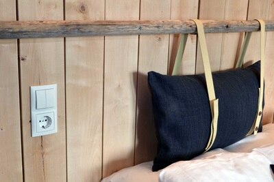 Strömställare berker serie S.1 är installerat i rummen på Tiraholm hotell och konferens