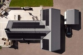 Laddbox witty plus i villa, drönarbild