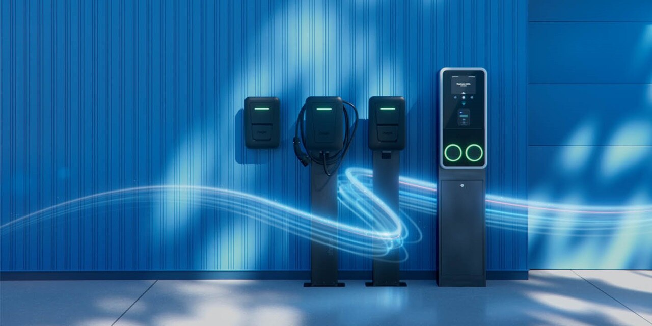 hager-lifestyle-pic-witty-family-powering-what-moves-you-profoc-b2b2c-clean-001-1440x720px-DMCX-en-10-2025