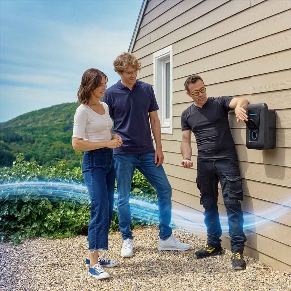 hager-lifestyle-pic-witty-one-powering-what-moves-you-lifestyle-b2b-clean-001-1024x1024px-DMCX-en-10-2025