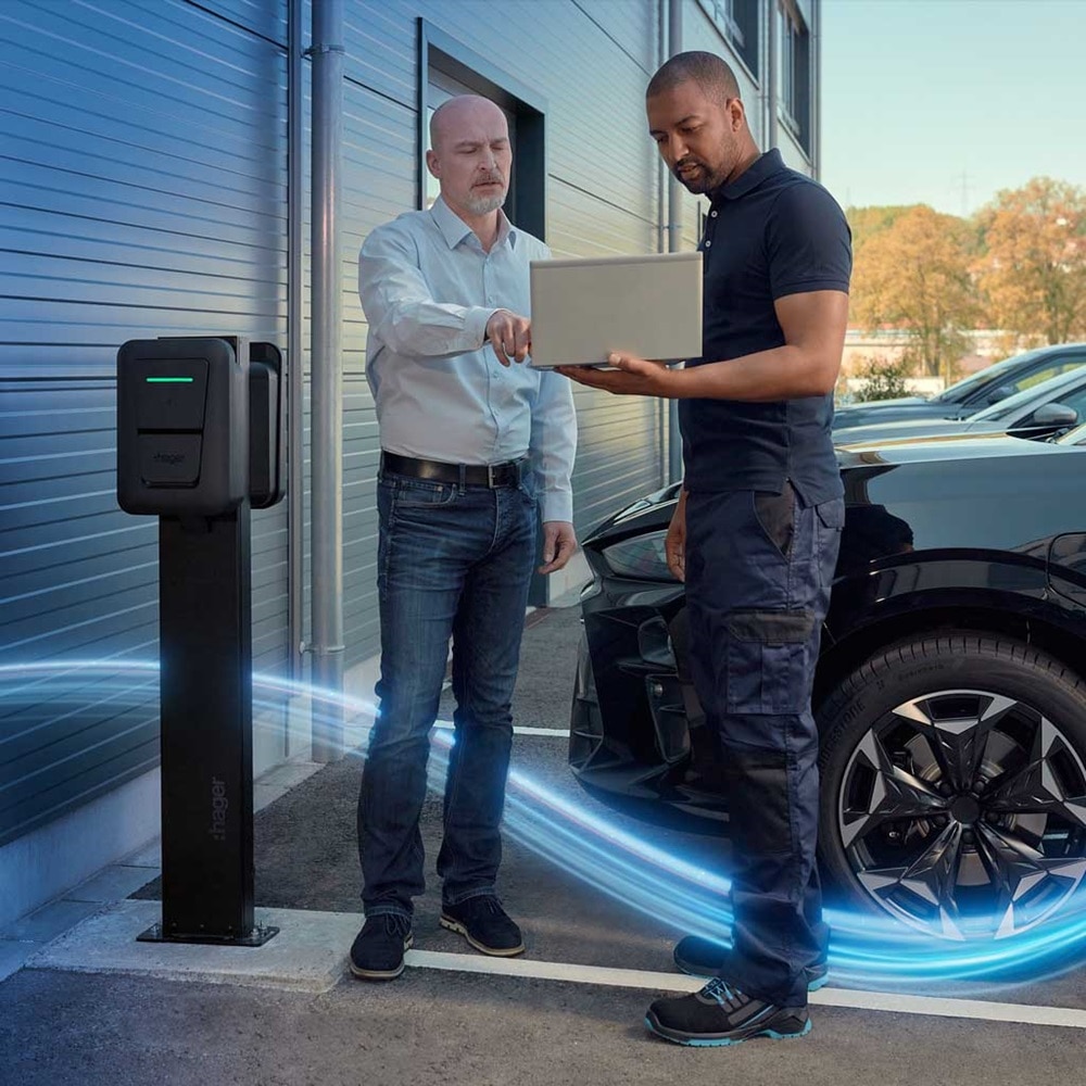 hager-lifestyle-pic-witty-pro-powering-what-moves-you-lifestyle-b2b-clean-003-1024x1024px-DMCX-en-10-2025