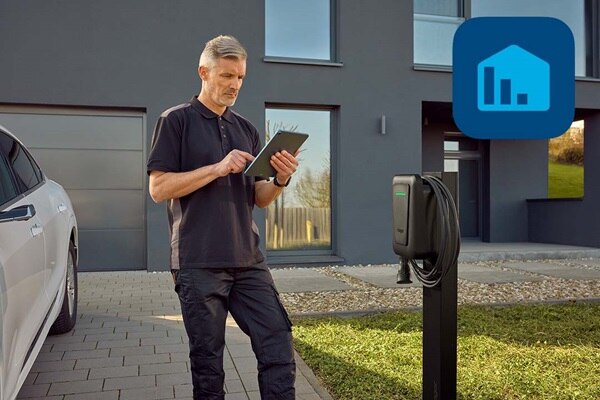 hager-lifestyle-pic-witty-plus-cable-version-black-002-1080x720px-charge-app-DMCX-en-03-2025