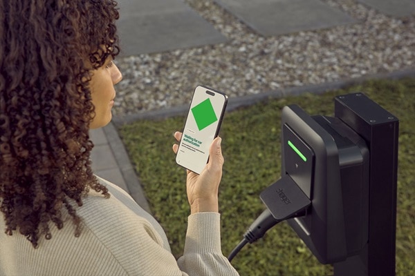 hager-lifestyle-pic-witty-plus-socket-version-black-006-8688x5792px-DMCX-en-03-2025_lan