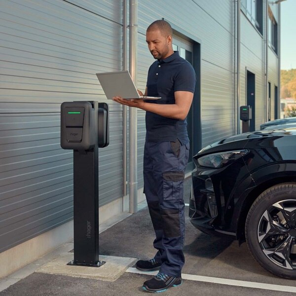 Hager elbilsladdning witty pro svart