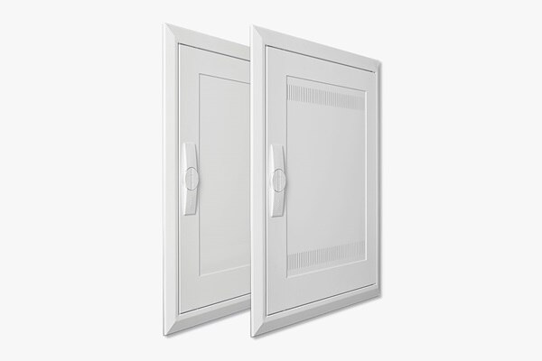 Plåt- och plastdörr för infällda FW-kapslingar från Hager