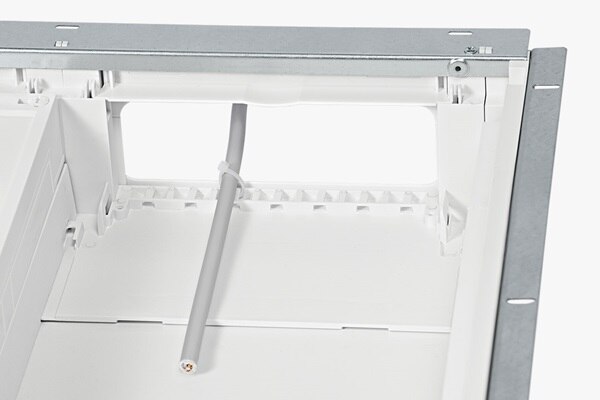 Detailansicht Kabelzugentlastung im Feldverteiler Unterputz von Hager