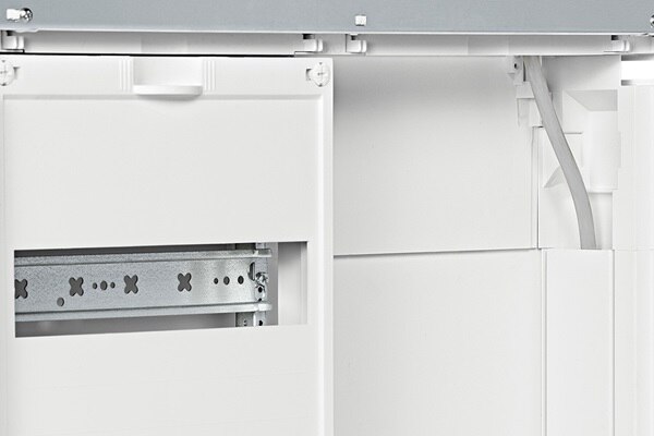 Detailansicht Kabelmanagement im Feldverteiler Unterputz von Hager