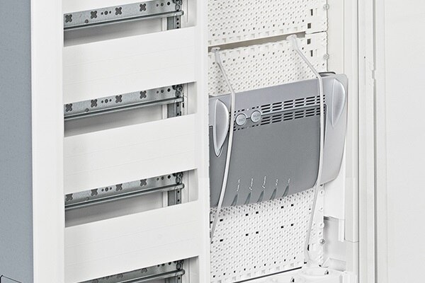 Detailansicht Multimediafeld im Feldverteiler Unterputz von Hager