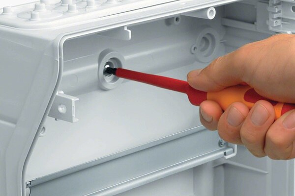 Hålanvisningar och multifläns Hager kapsling vector