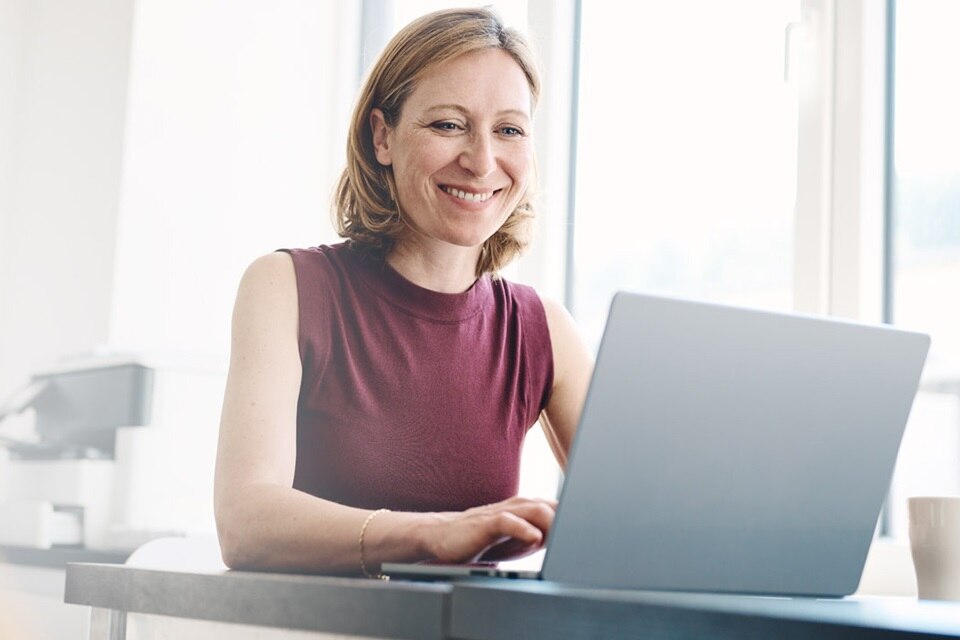 hager-lifestyle-pic-office-mood-and-devices-005-1080x720px